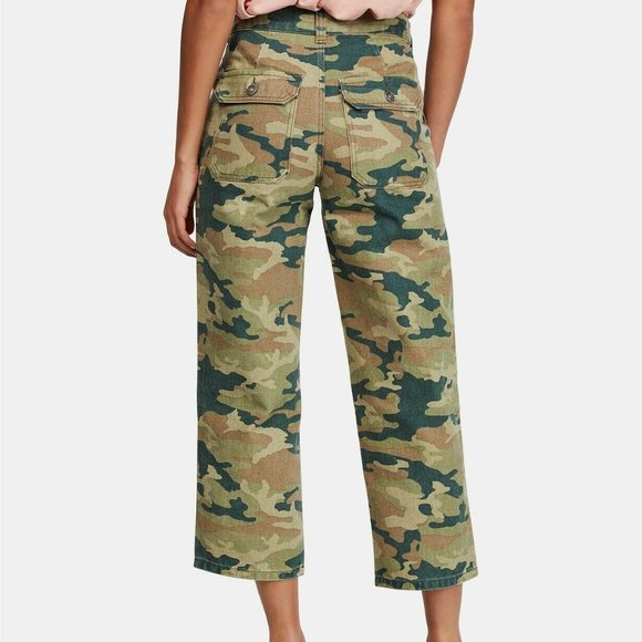 Free People Remy Camo Printed Capri Jeans Women's - Picture 2 of 3